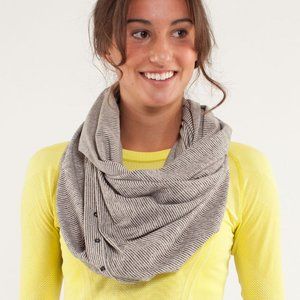 Lululemon Vinyasa Scarf *Rulu Tonka Stripe Cashew / Heathered Black